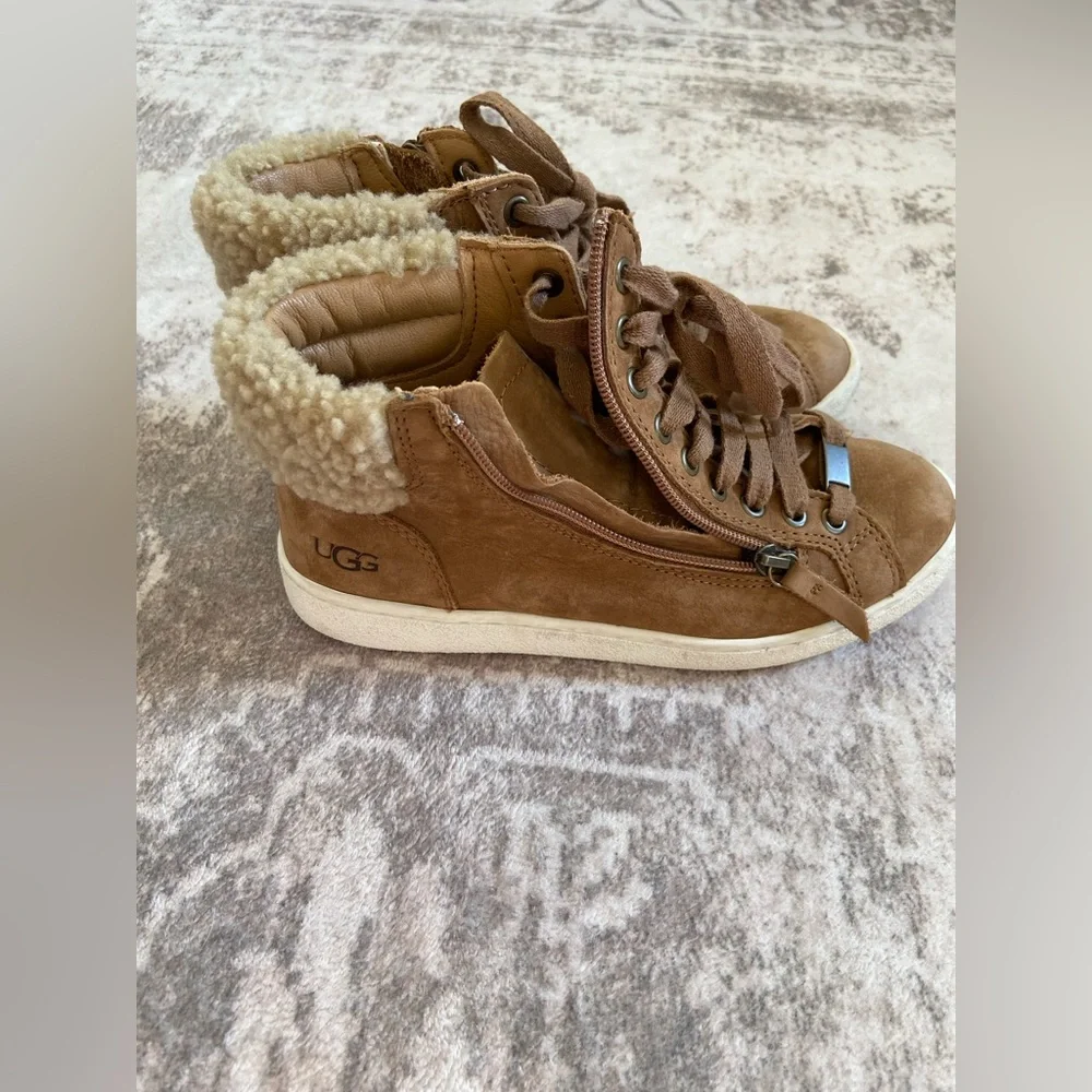 UGG Olive Sneakers in Brown Shearling Trim with Side Zip Size 6.5 - Picture 8 of 14
